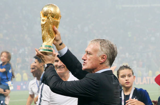 德温特青年时期教练：他适合三中卫体系，并让我想起巴尔扎利.